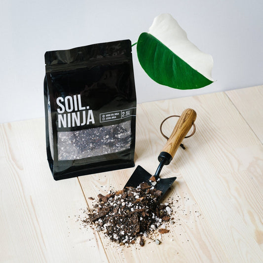 Premium substrate mix for Monstera and Philodendron Soil.Ninja